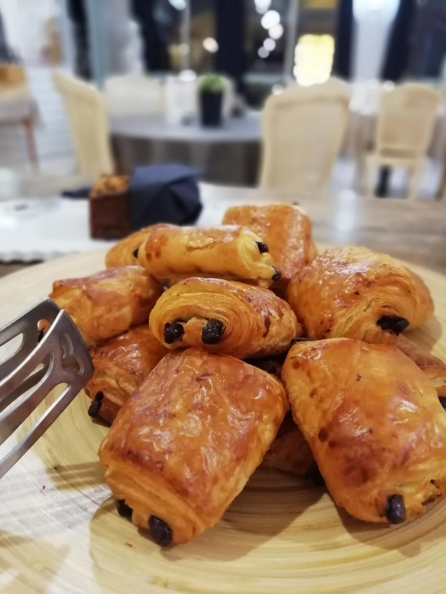 Hotel Restaurant Les Voyageurs Montaigu-Vendee Eksteriør bilde