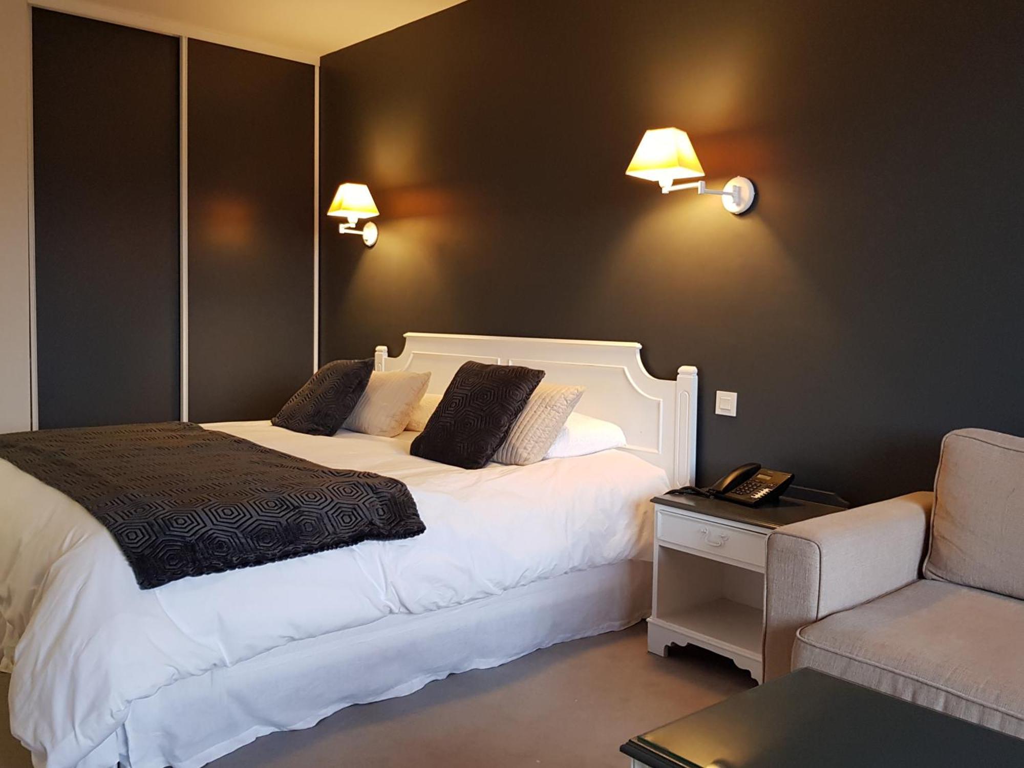 Hotel Restaurant Les Voyageurs Montaigu-Vendee Eksteriør bilde