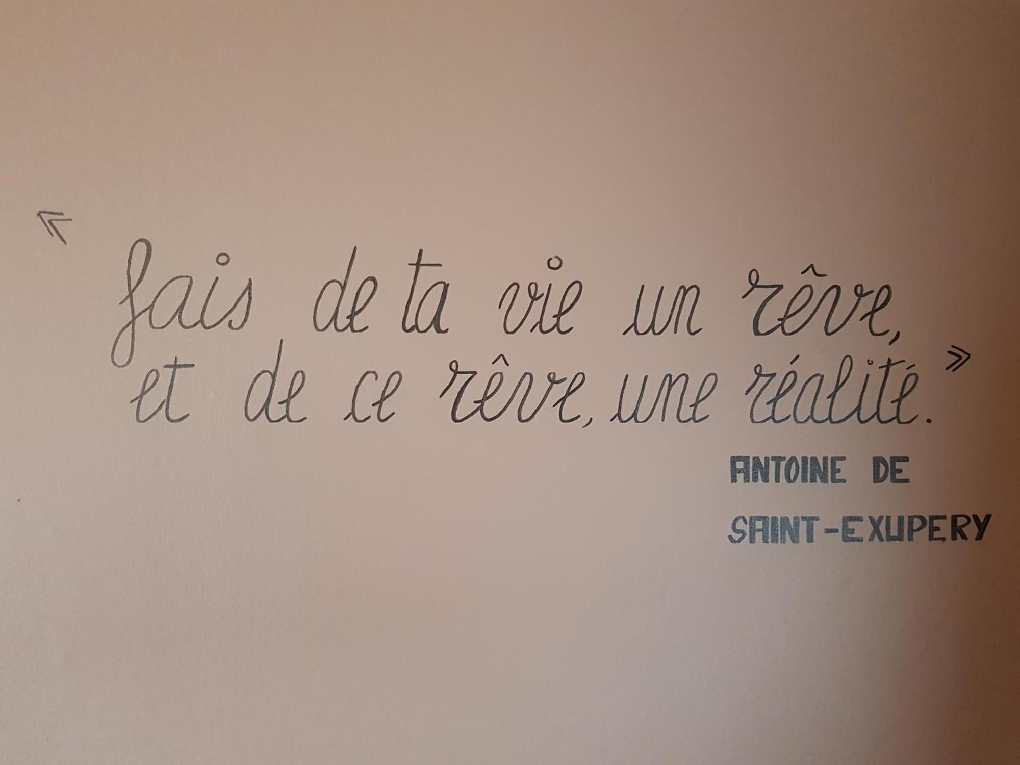 Hotel Restaurant Les Voyageurs Montaigu-Vendee Eksteriør bilde